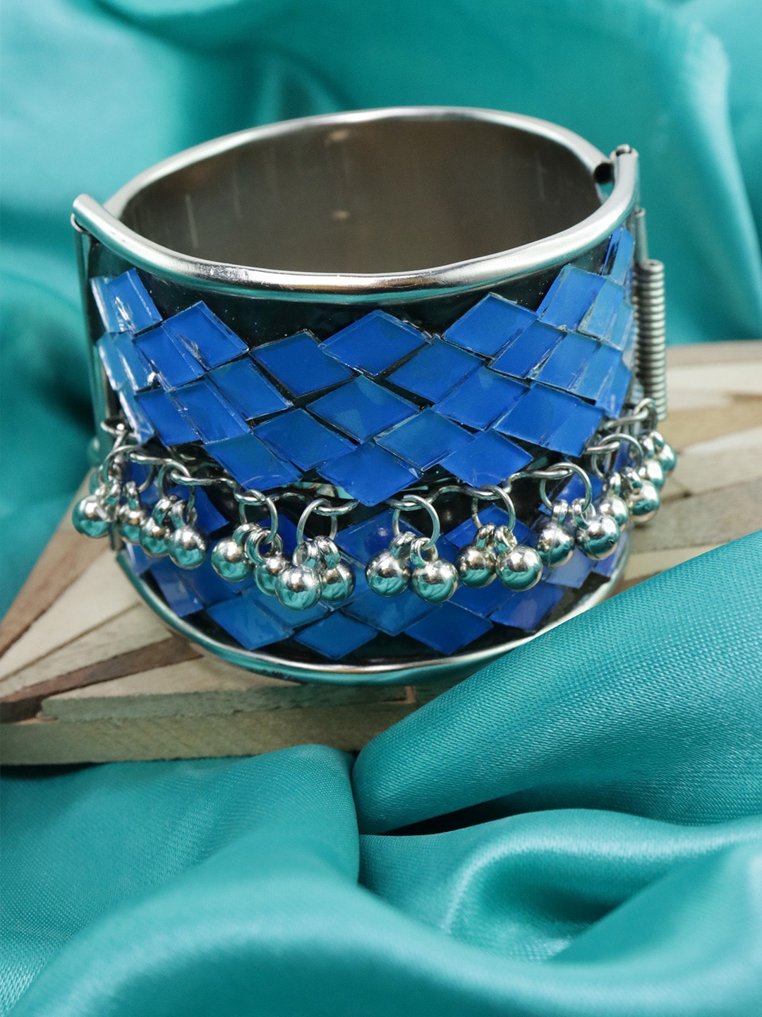 

VAGHBHATT Silver-Plated Mirror Studded Oxidised Bangle, Blue