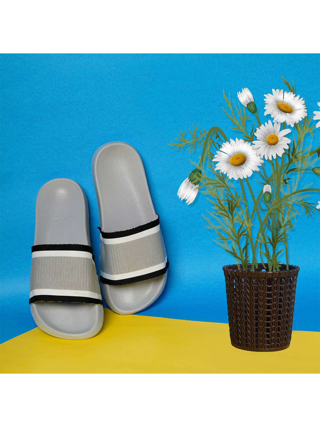 

PERY PAO Men Striped Sliders, Grey