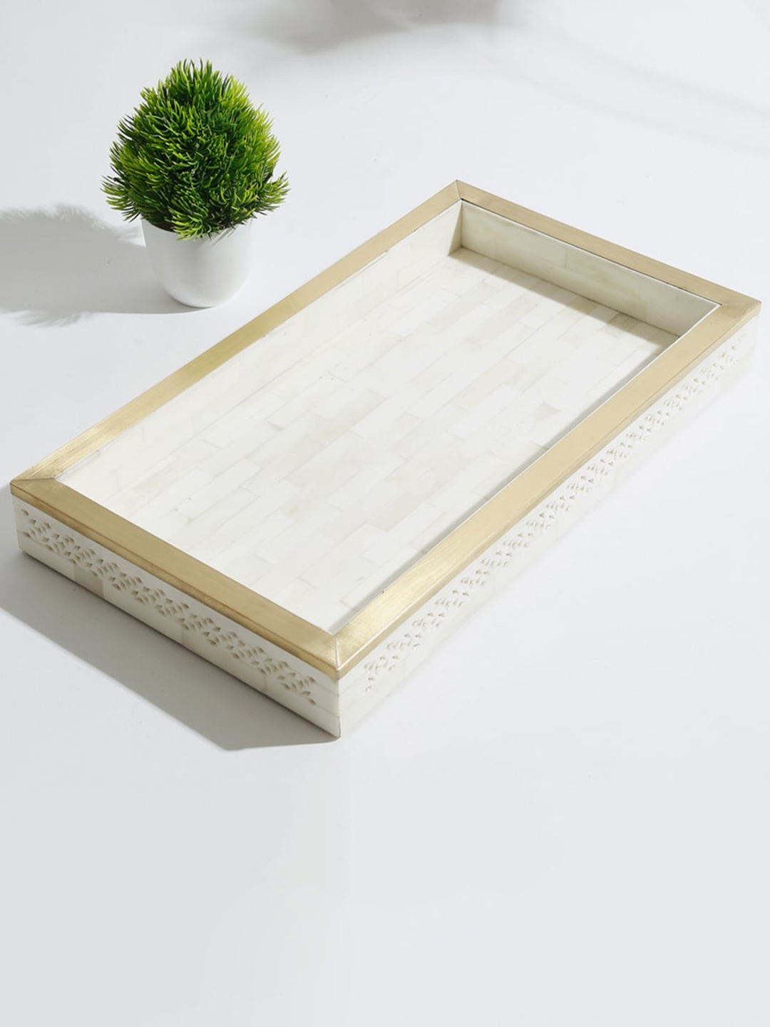 

Fabindia Abhikya White Textured Cutwork Serving Tray
