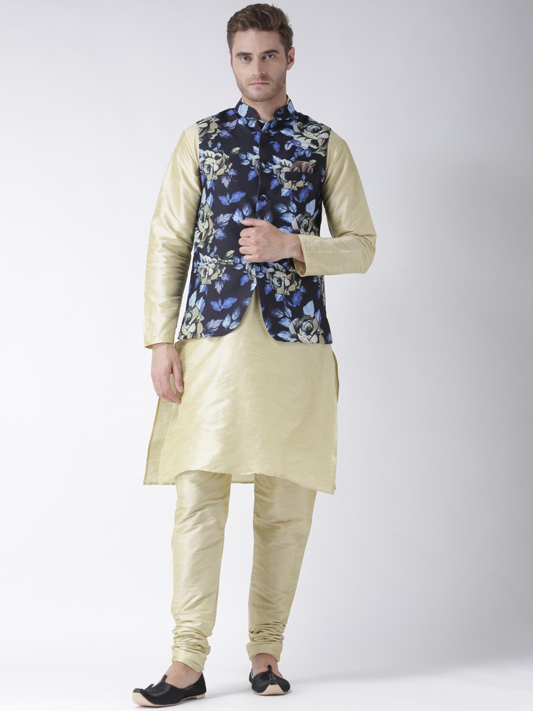 

hangup plus Men Mandarin Collar Kurta with Churidar & Nehru Jacket, Cream