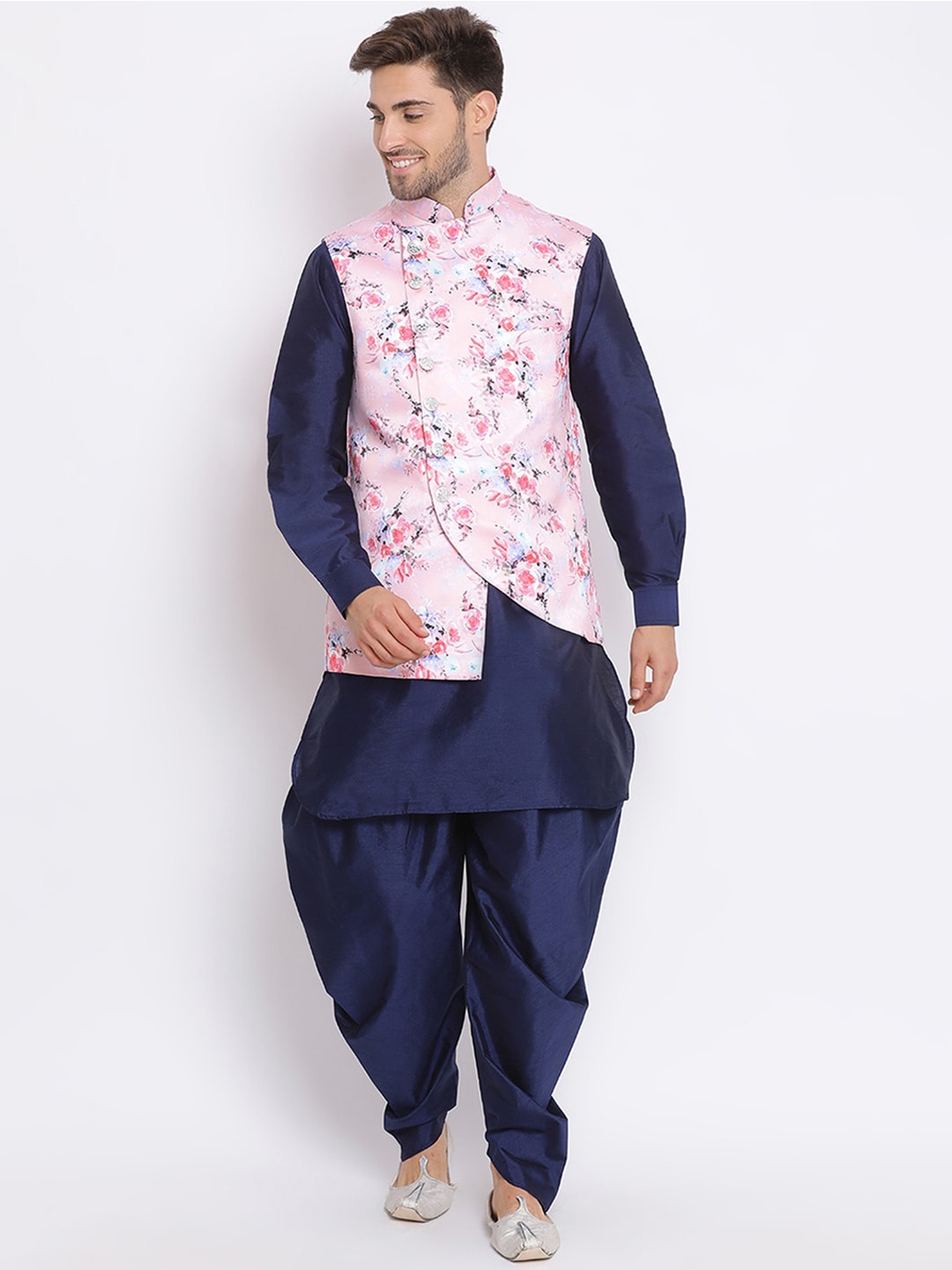 

hangup plus Men Floral Kurta with Pyjamas and Printed Nehru Jacket, Blue