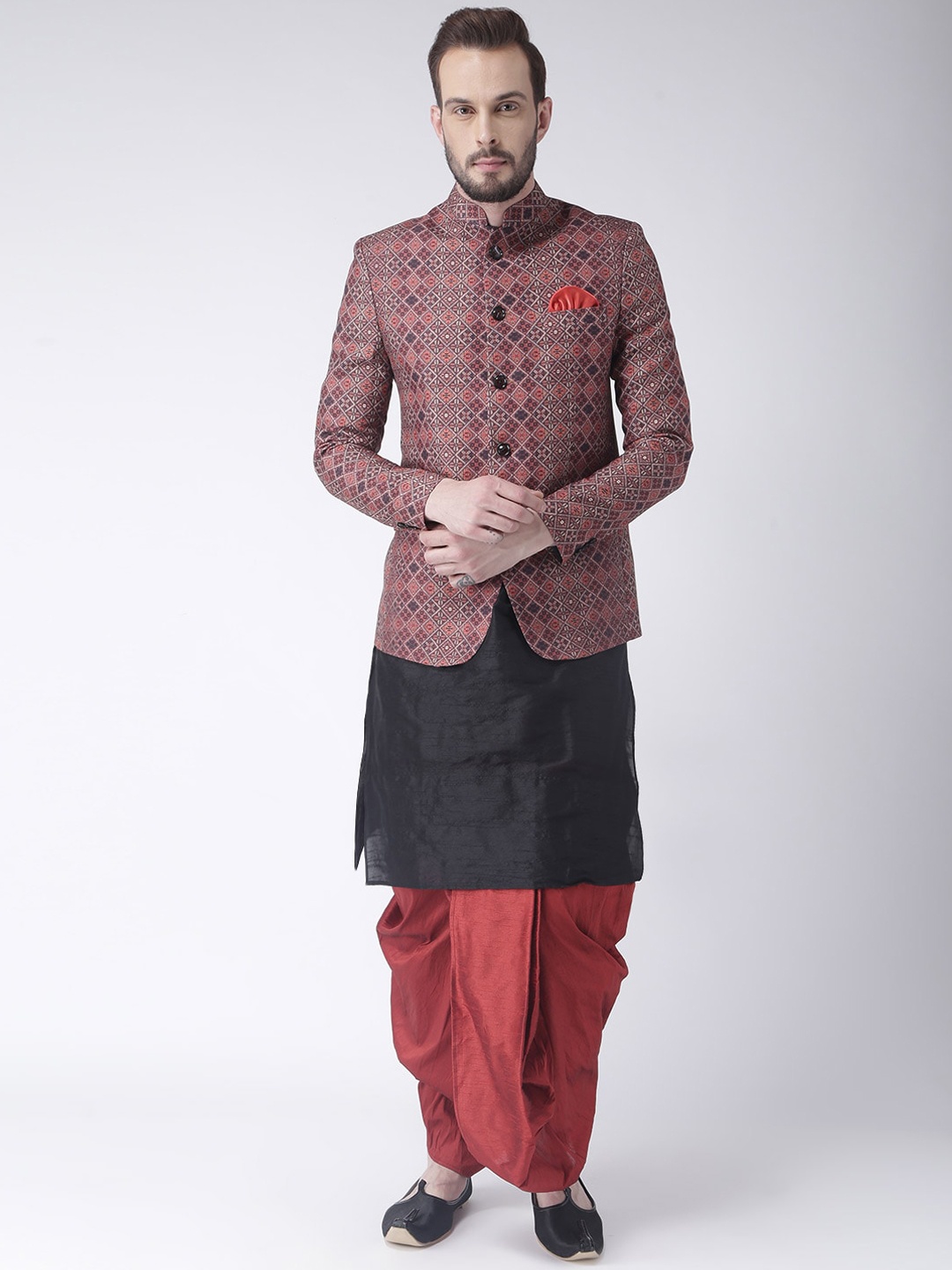 

hangup plus Men Raw Silk Kurta with Pyjamas & Jacket Set, Black