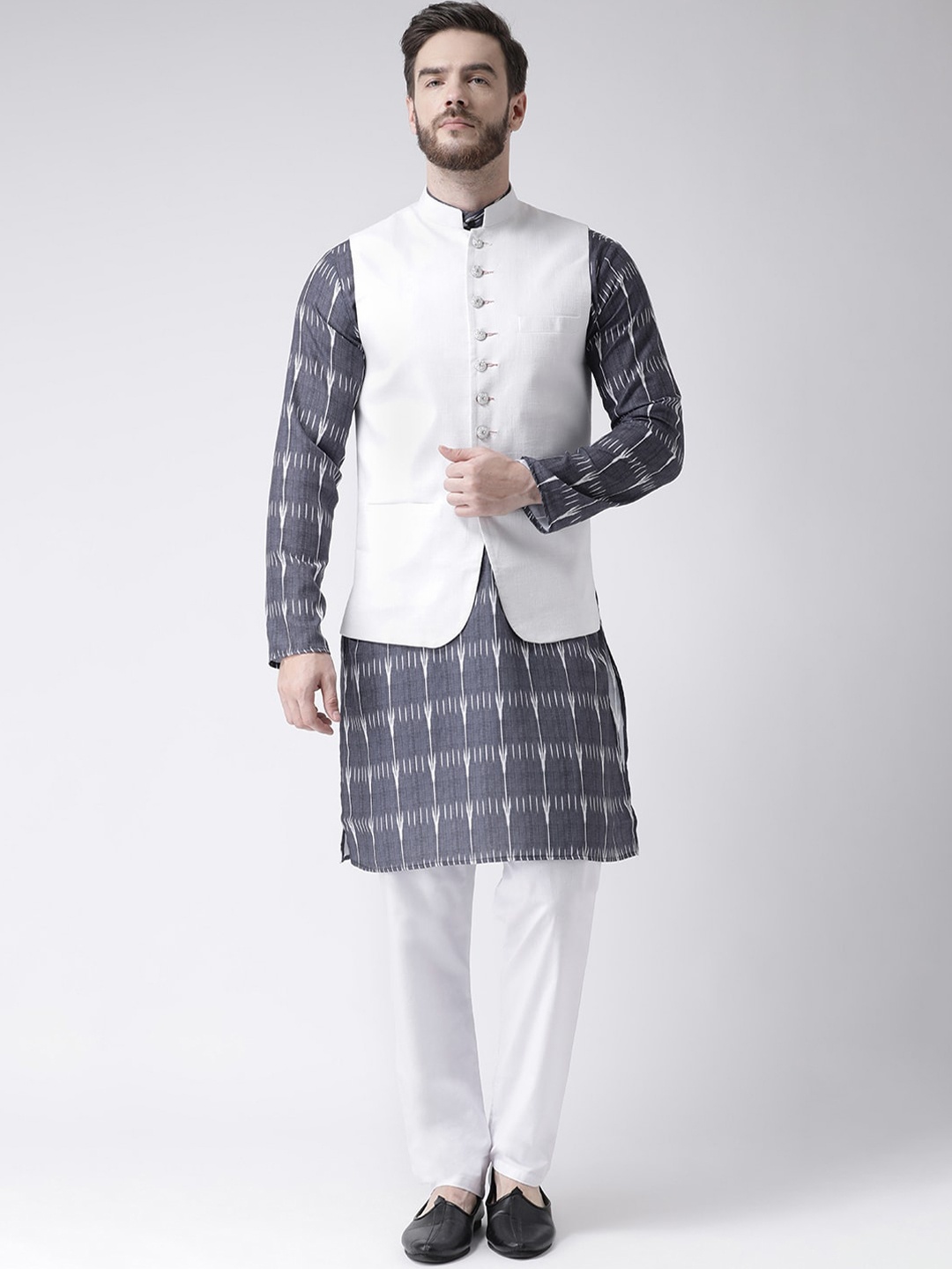 

Hangup Men Woven Design Ikat Kurta with Pyjamas & Nehru Jacket, Grey