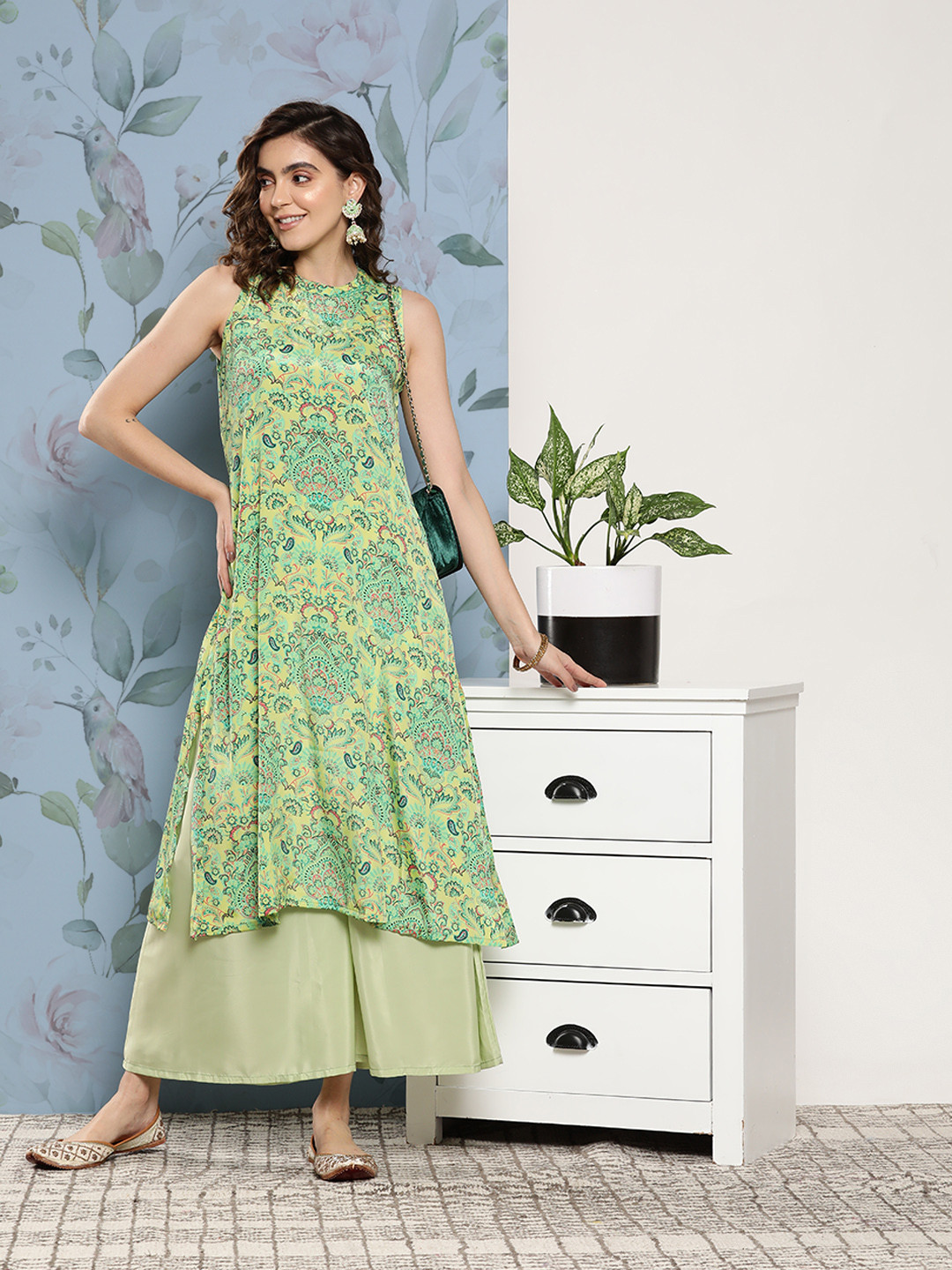 

InWeave Women Ethnic Motifs Printed Kurta With Palazzos, Green