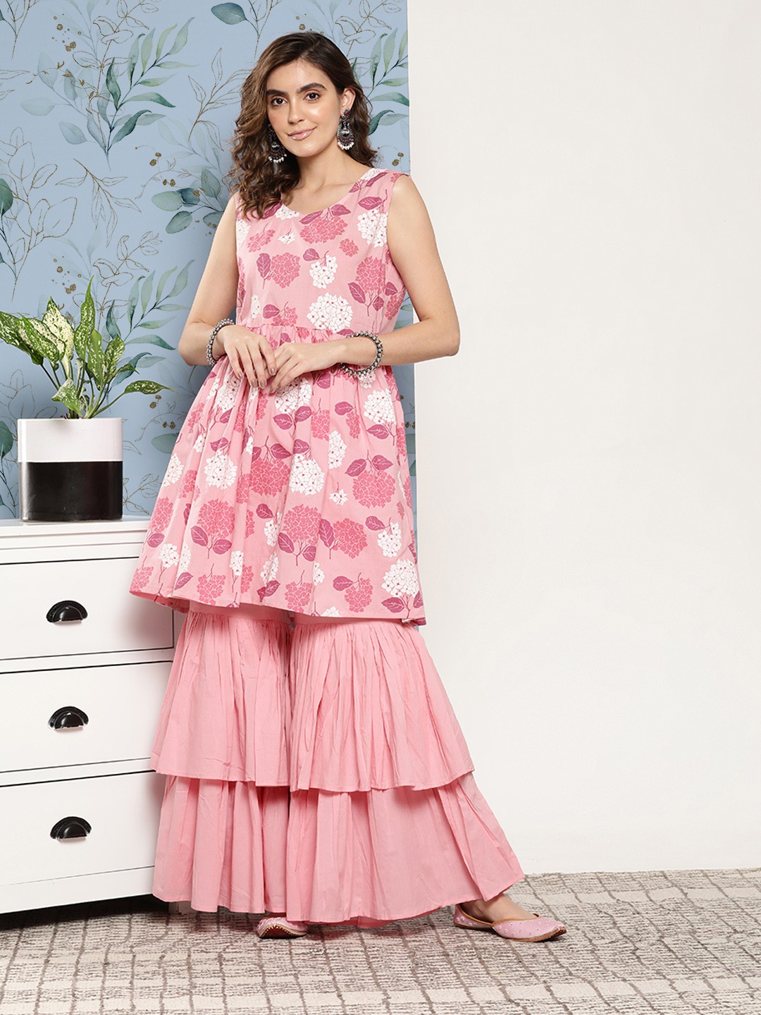 

InWeave Women Floral Printed Pure Cotton Kurta With Sharara, Pink