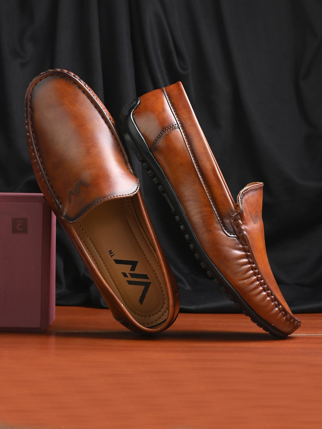 

VIV Men Comfort Insole Loafers, Tan