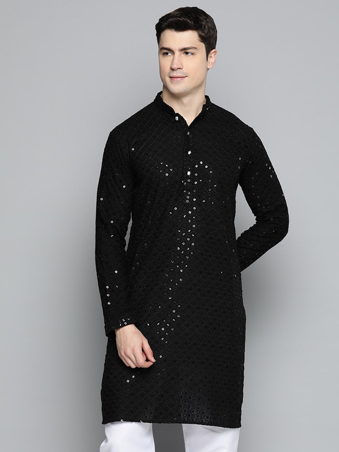 

Jompers Men Mandarin Collar Embellished Cotton Kurta, Black