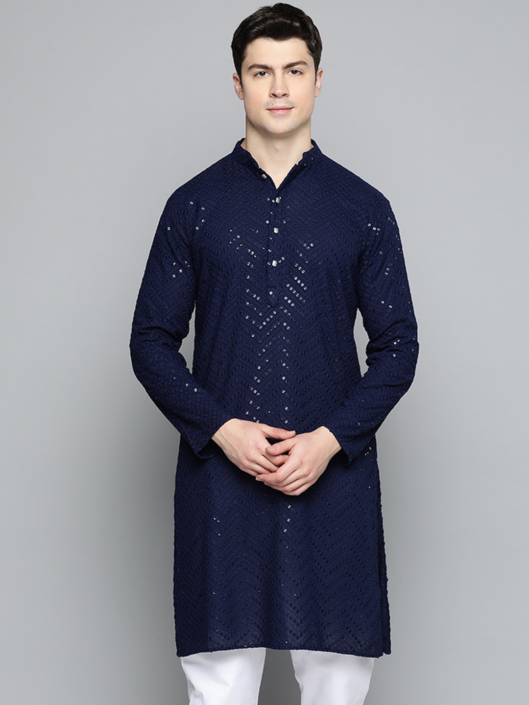 

Jompers Men Mandarin Collar Embellished Pure Cotton Kurta, Navy blue