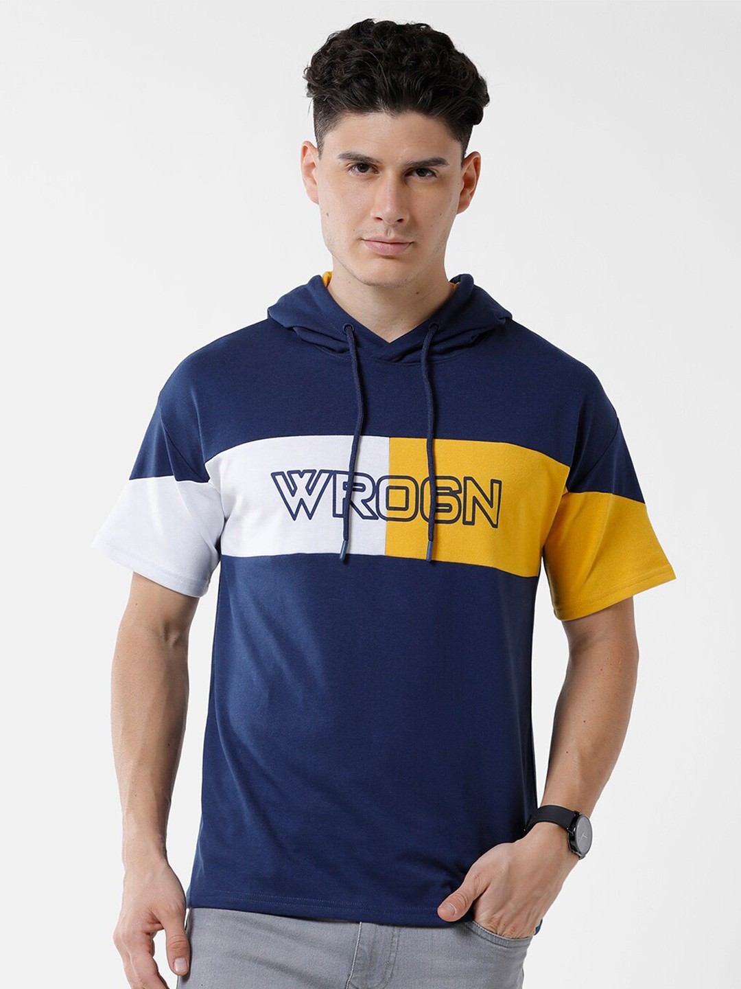 

WROGN Men Colourblocked Slim Fit T-shirt, Navy blue