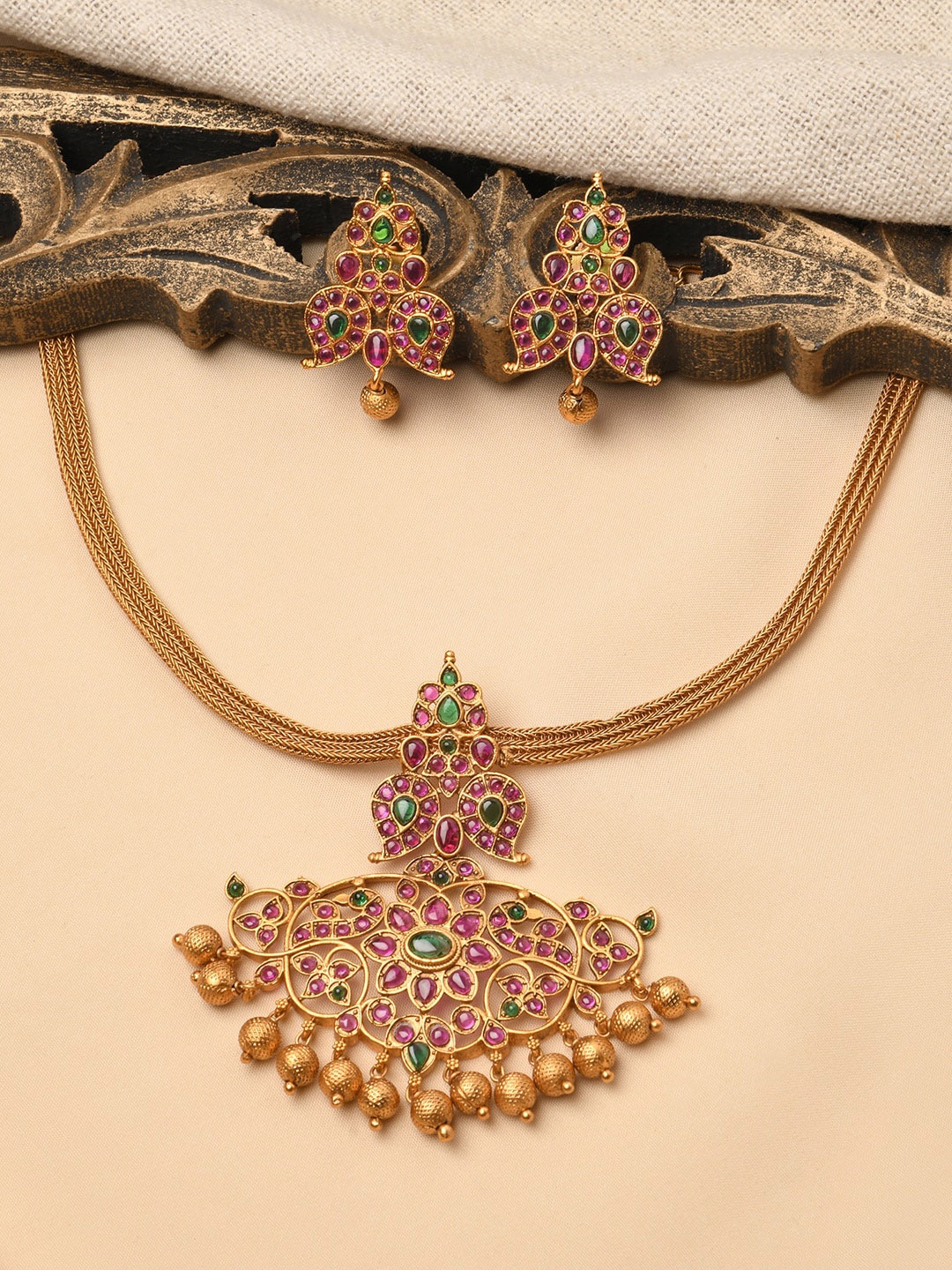 

Fida Gold-Plated Stones-Studded & Beaded Jewellery Set