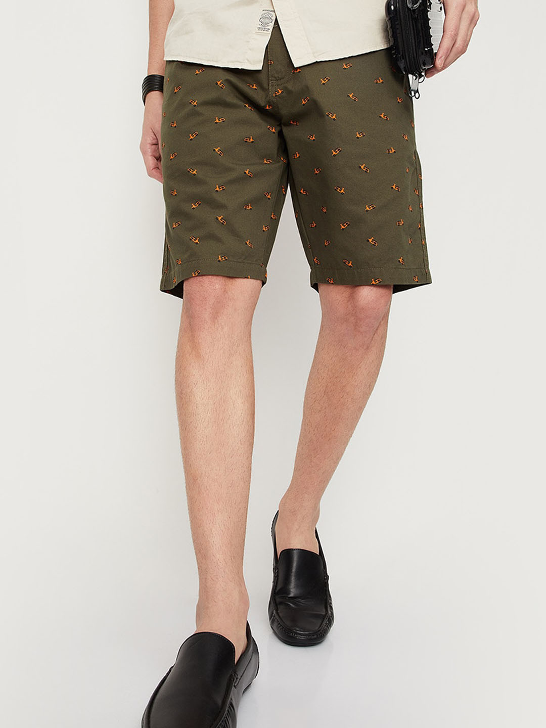 

max Men Conversational Printed Cotton Shorts, Green