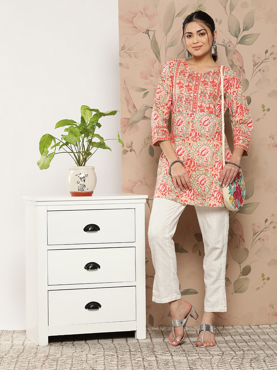 

KALINI Floral Printed Gotta Patti Kurta, Peach