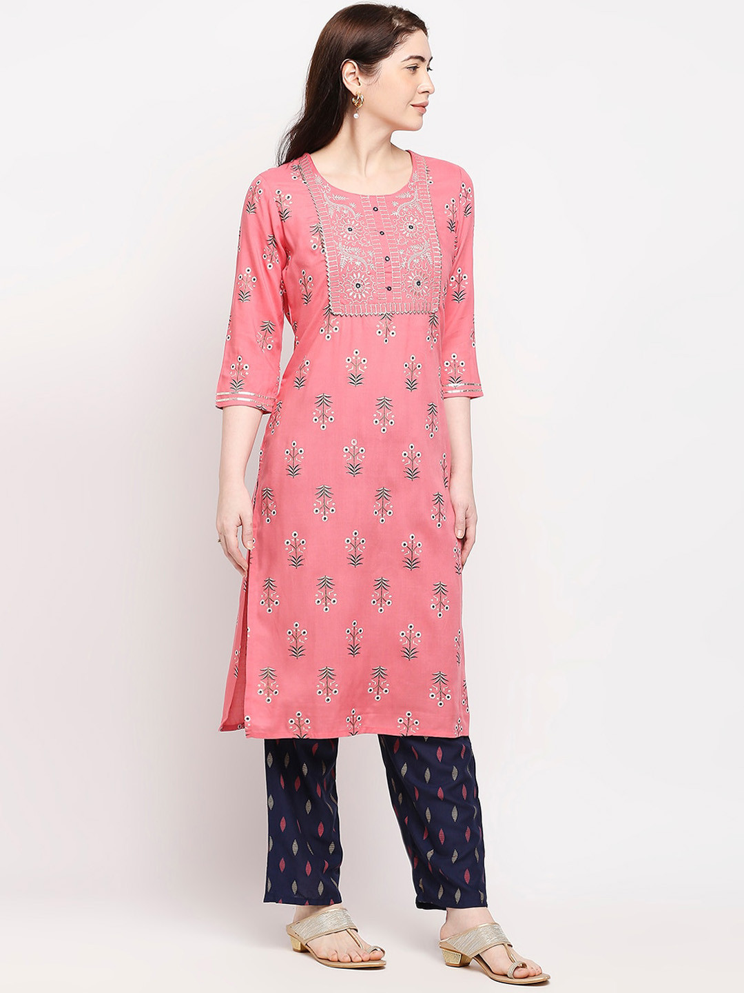 

ZRI Women Ethnic Motifs Printed Gotta Patti Kurta with Trousers, Pink
