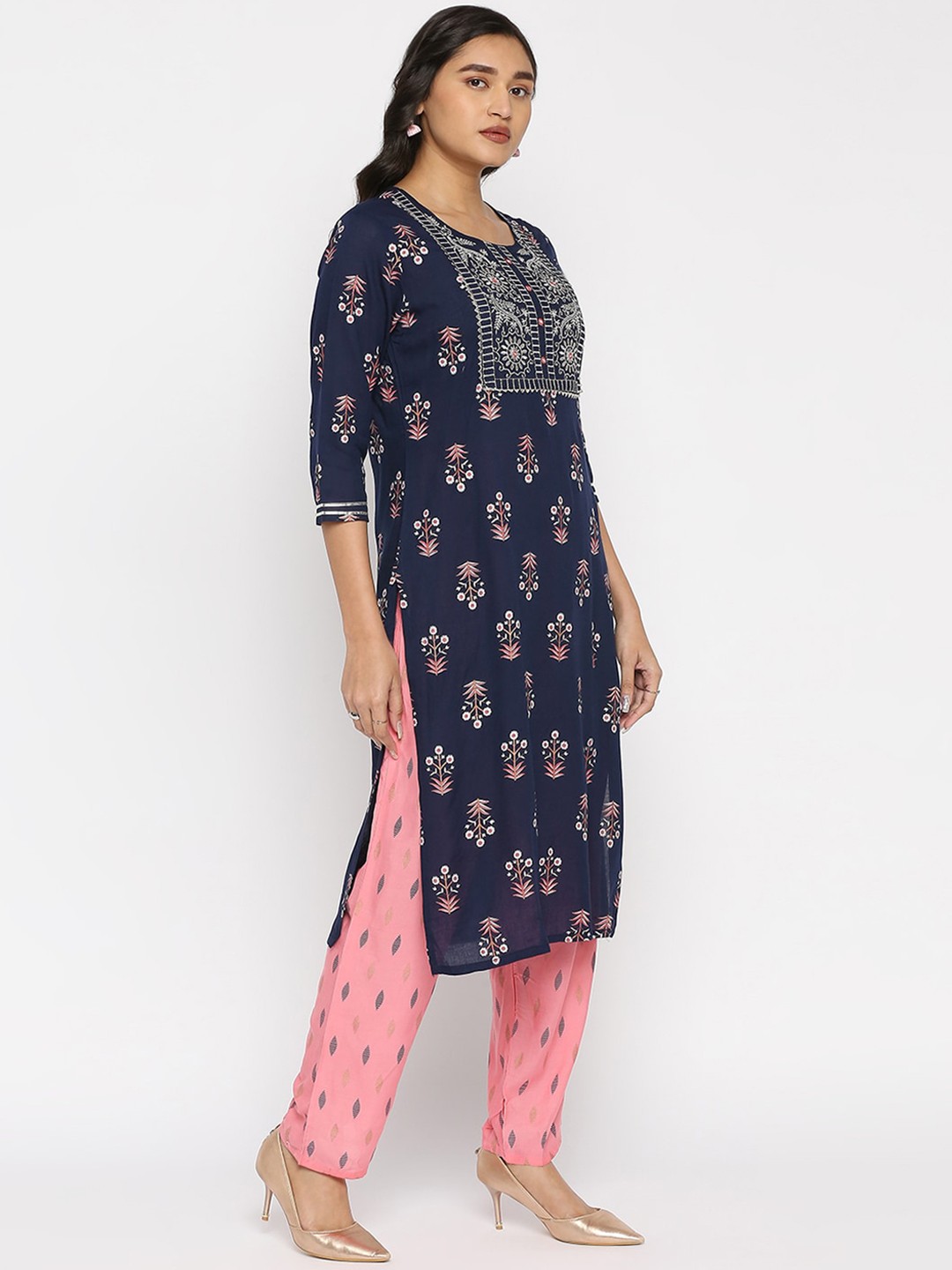 

ZRI Ethnic Motifs Printed Thread Work Kurta with Trousers, Navy blue