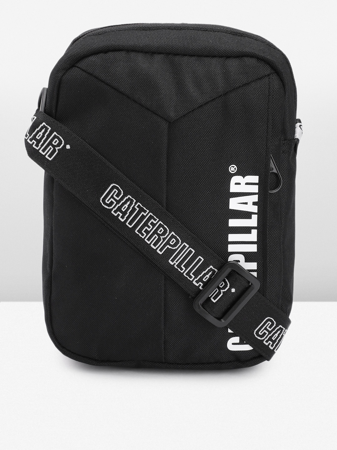 

CAT City Adventure Swagger Shoulder Bag, Black