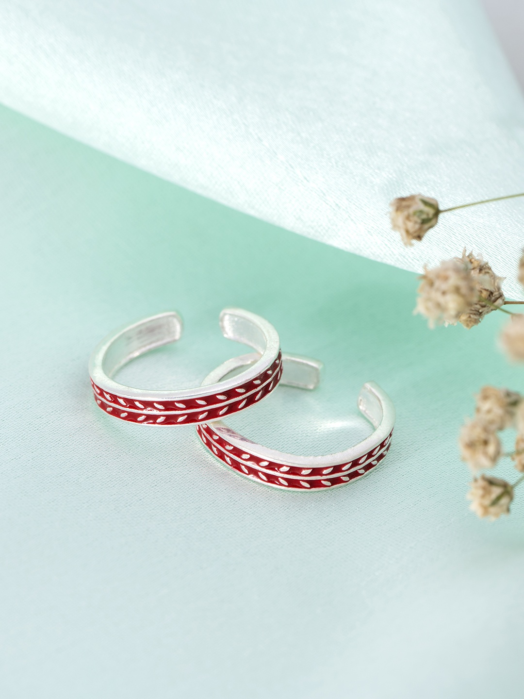 

Zavya Women Set of 2 Red Silver Plated Toe Rings