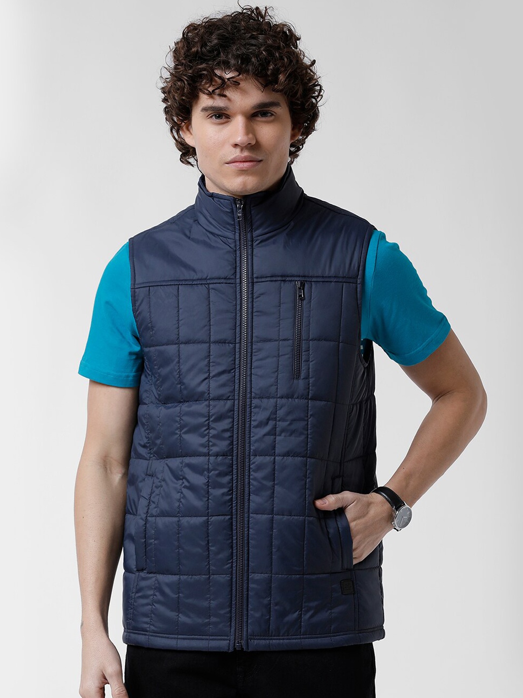

WROGN Men Mock Collar Quilted Jacket, Navy blue