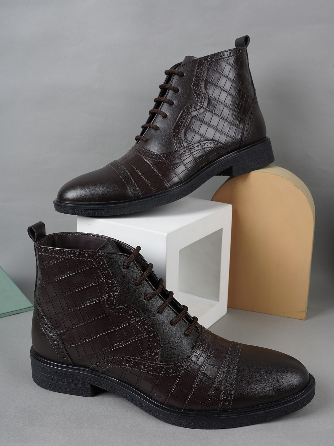 

Carlton London Men Textured Mid-Top Regular Boots, Brown