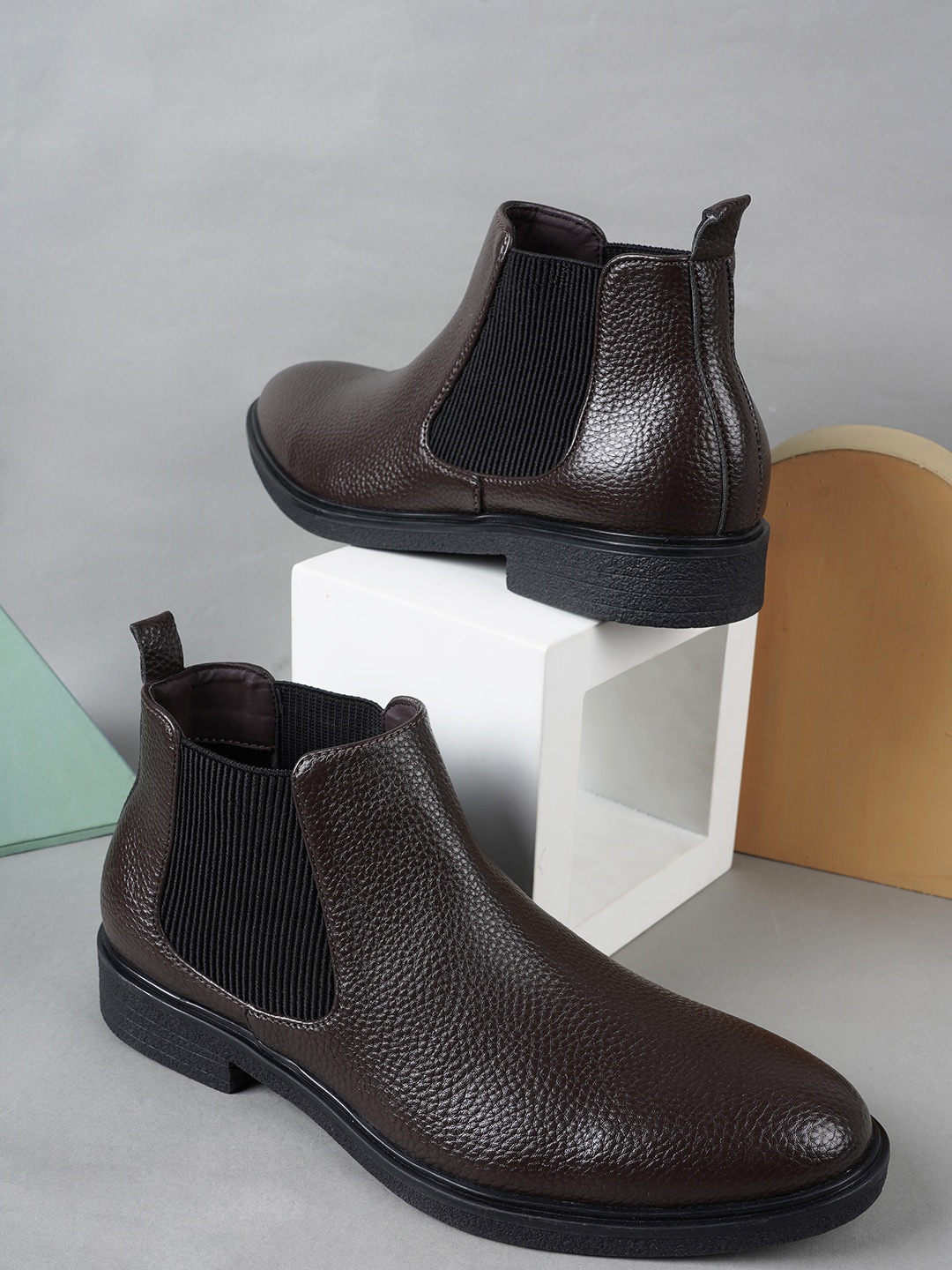

Carlton London Men Textured Mid-Top Chelsea Boots, Brown