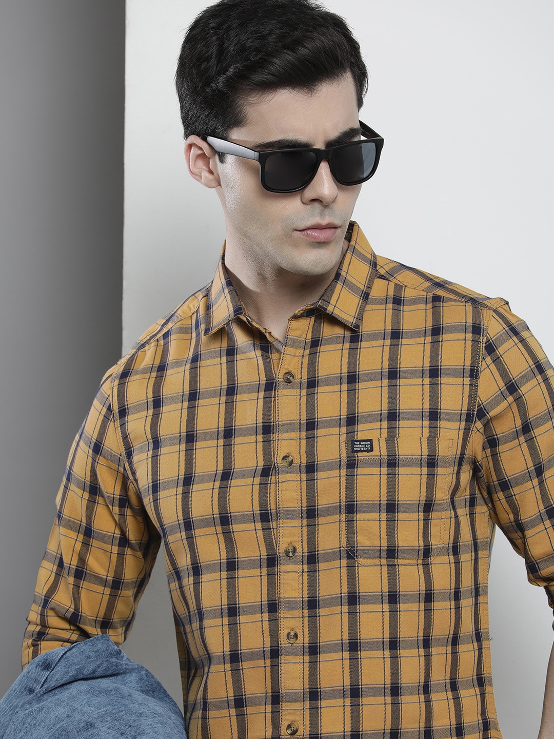 

The Indian Garage Co Men Regular Fit Checked Casual Shirt, Beige