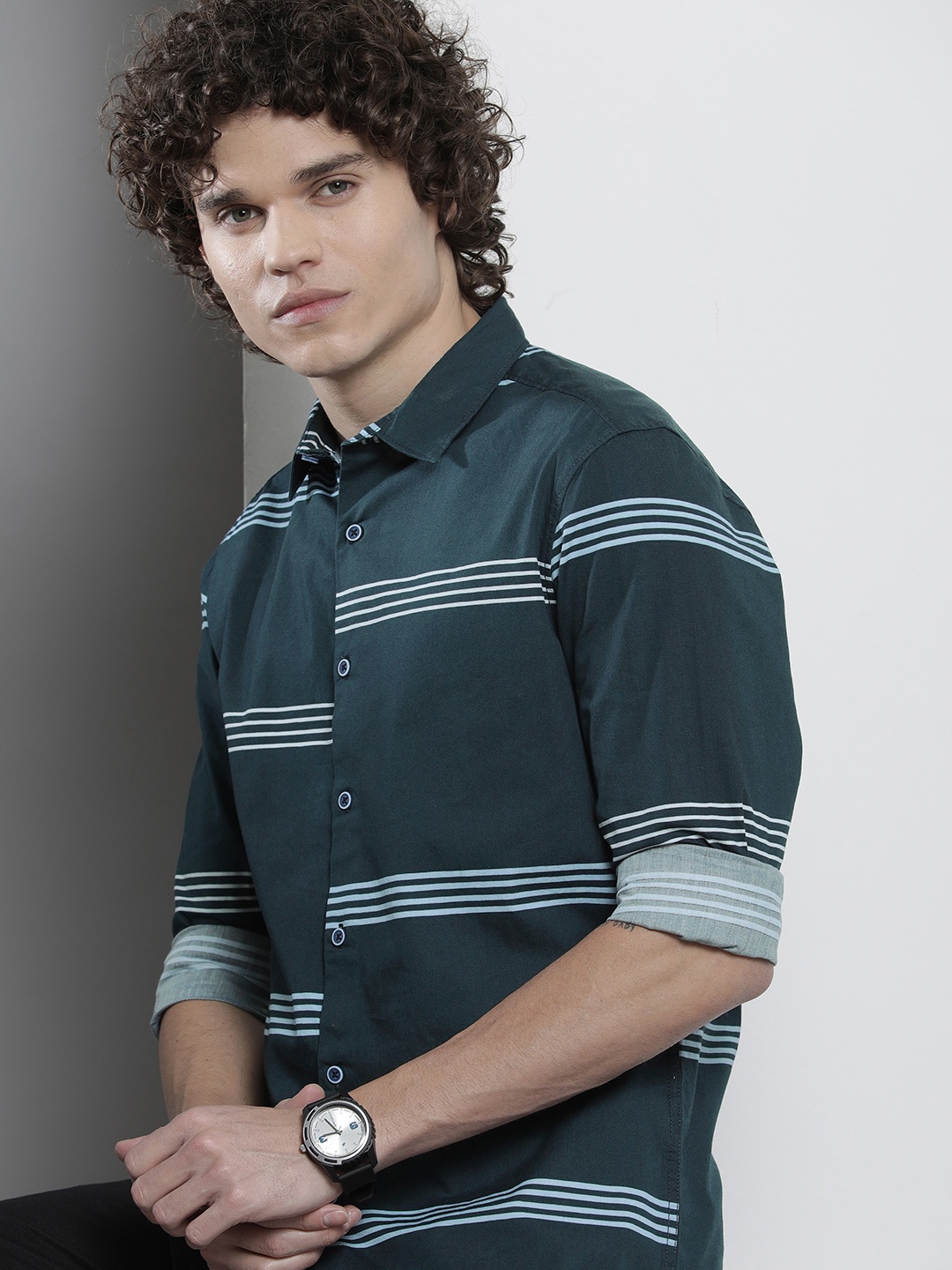 

The Indian Garage Co Men Regular Fit Striped Casual Shirt, Navy blue