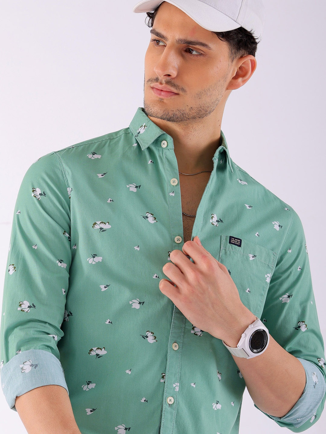 

The Indian Garage Co Men Regular Fit Floral Printed Casual Shirt, Green