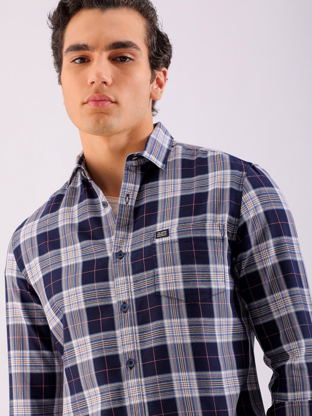 

The Indian Garage Co Men Regular Fit Checked Casual Shirt, Navy blue