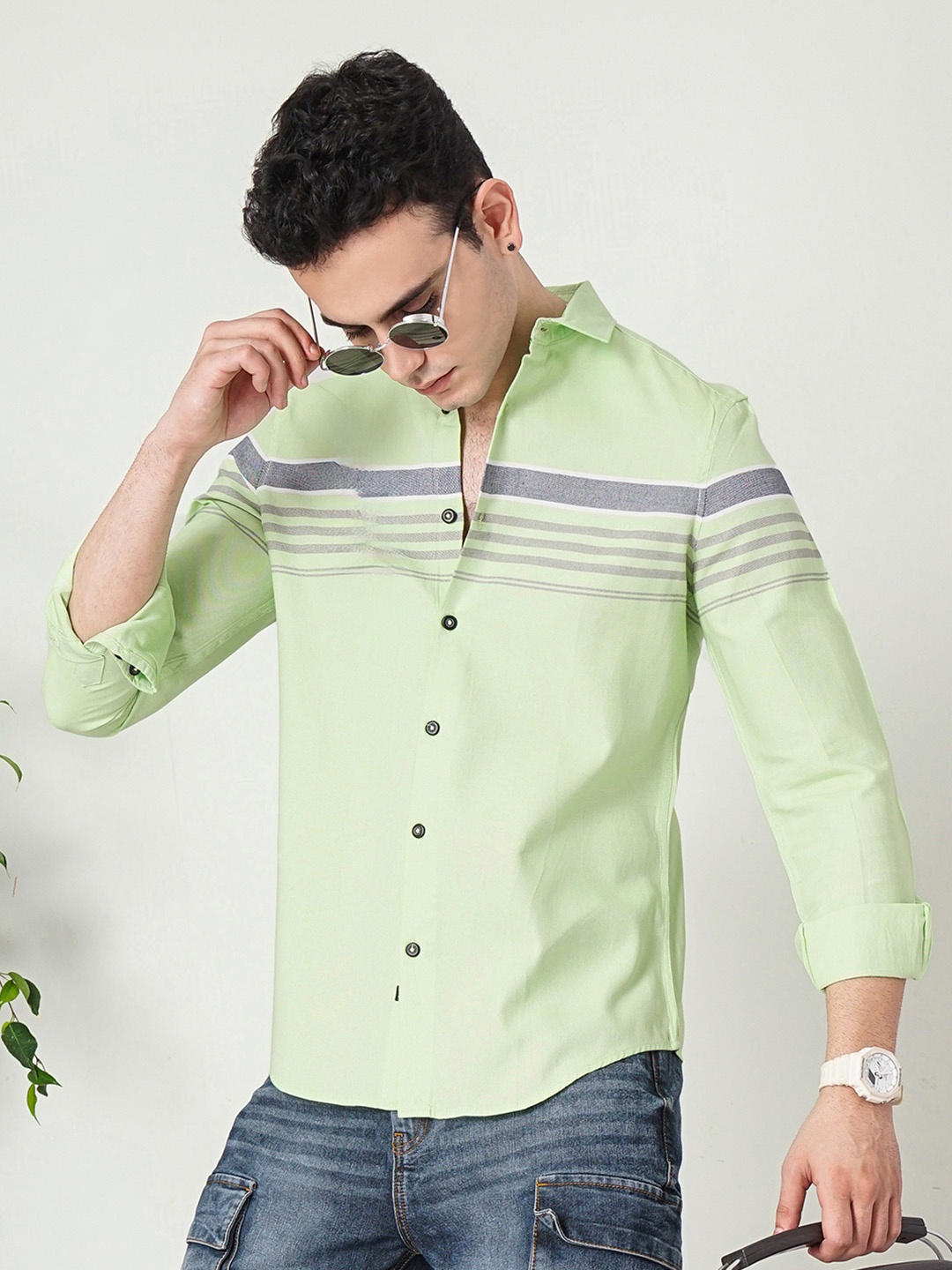 

The Indian Garage Co Men Horizontal Striped Casual Shirt, Green