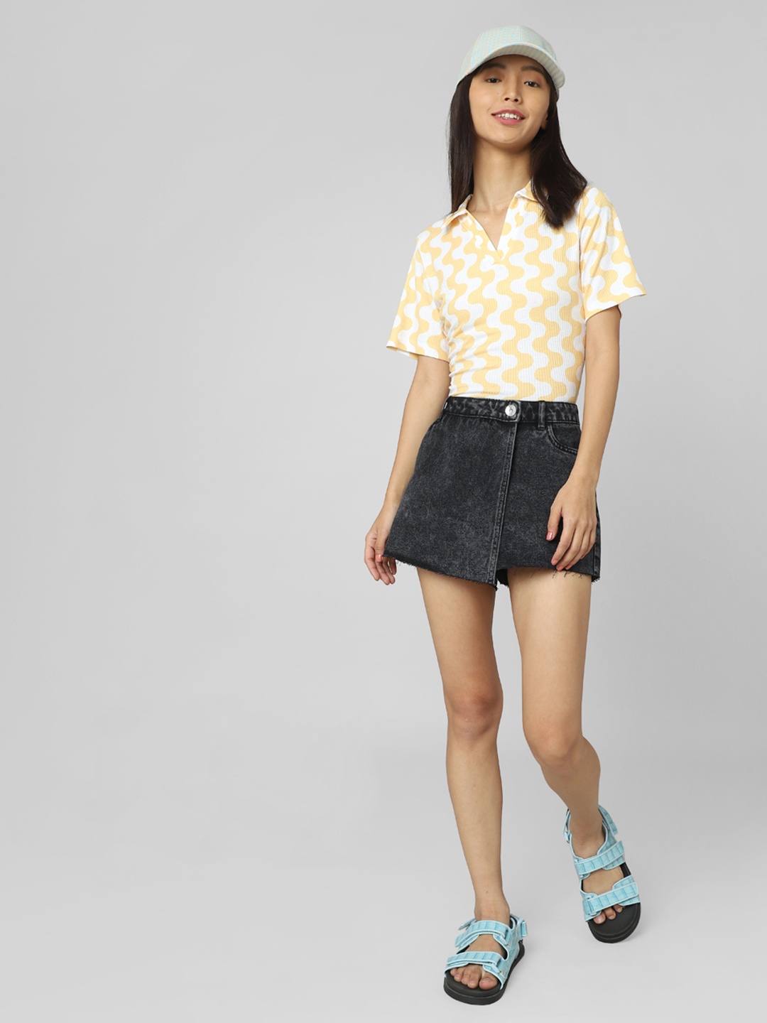 

ONLY Women Mid-Rise Above Knee Denim Skorts, Black