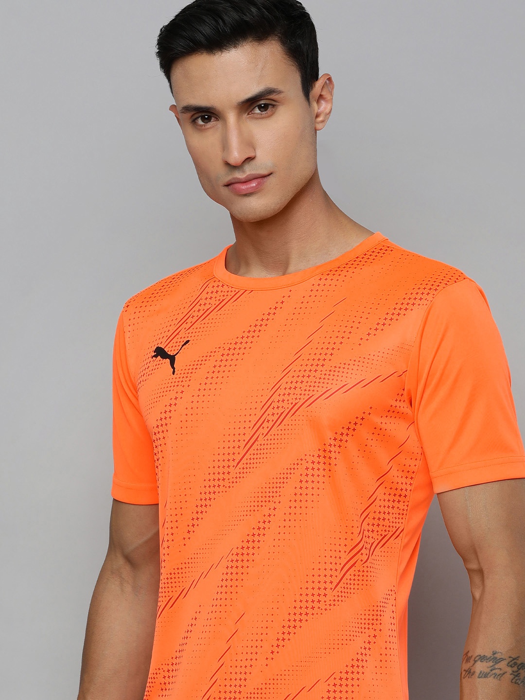 

Puma Men dryCELL Slim Fit Football T-shirt, Orange