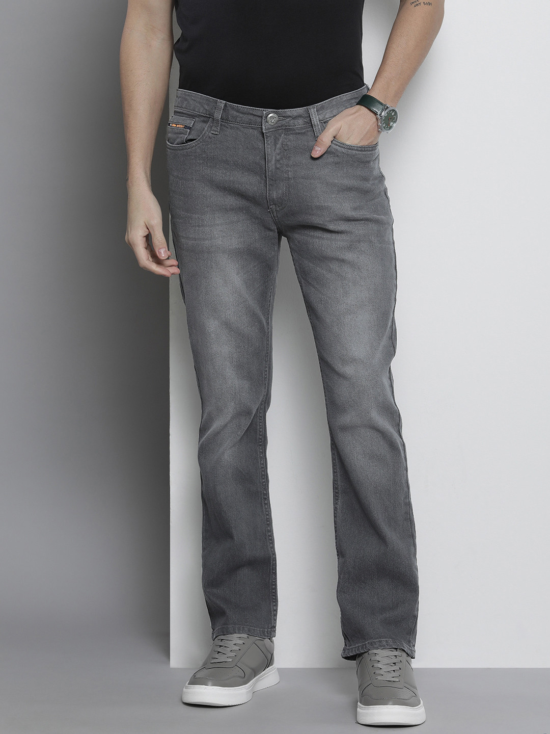 

The Indian Garage Co Men Bootcut Heavy Fade Stretchable Jeans, Grey