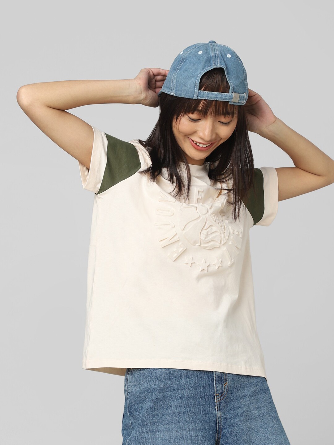 

ONLY Women Printed Applique Cotton T-shirt, Beige