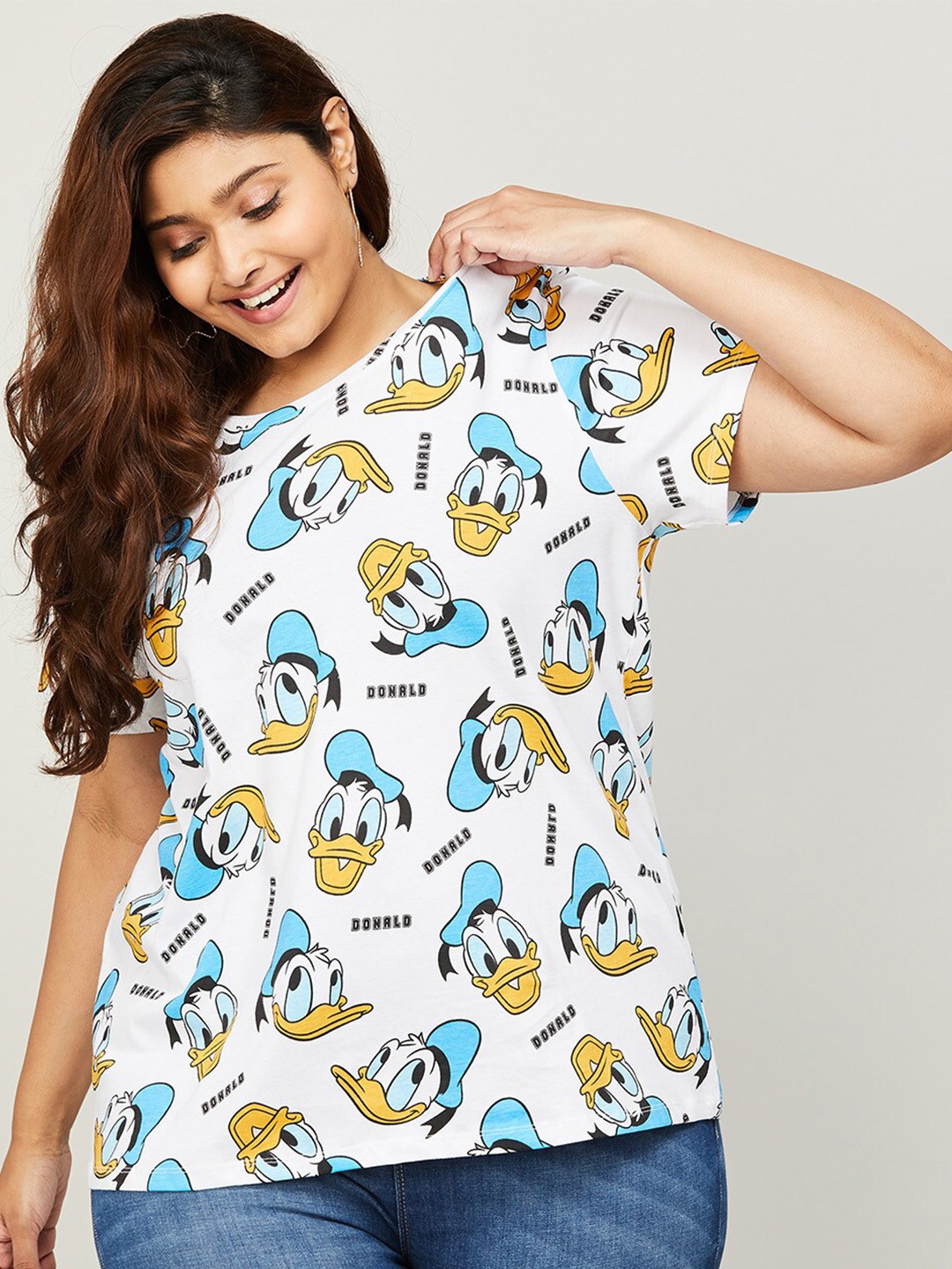 

Nexus by Lifestyle Blue Donald Duck Graphic Printed Plus Size Top, White
