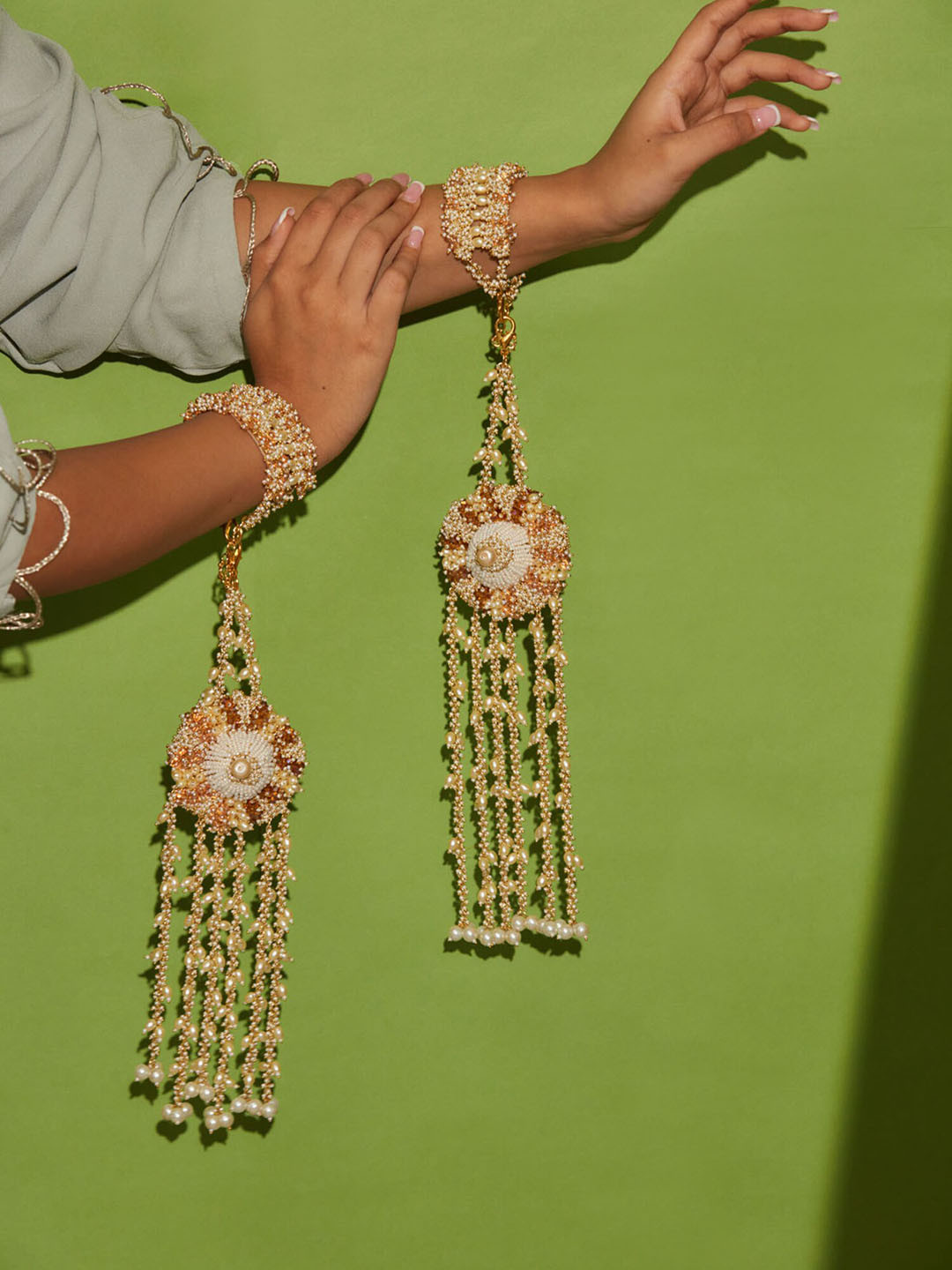 

D'oro Set of 2 Artificial Beads Bridal Kaleeras, Gold