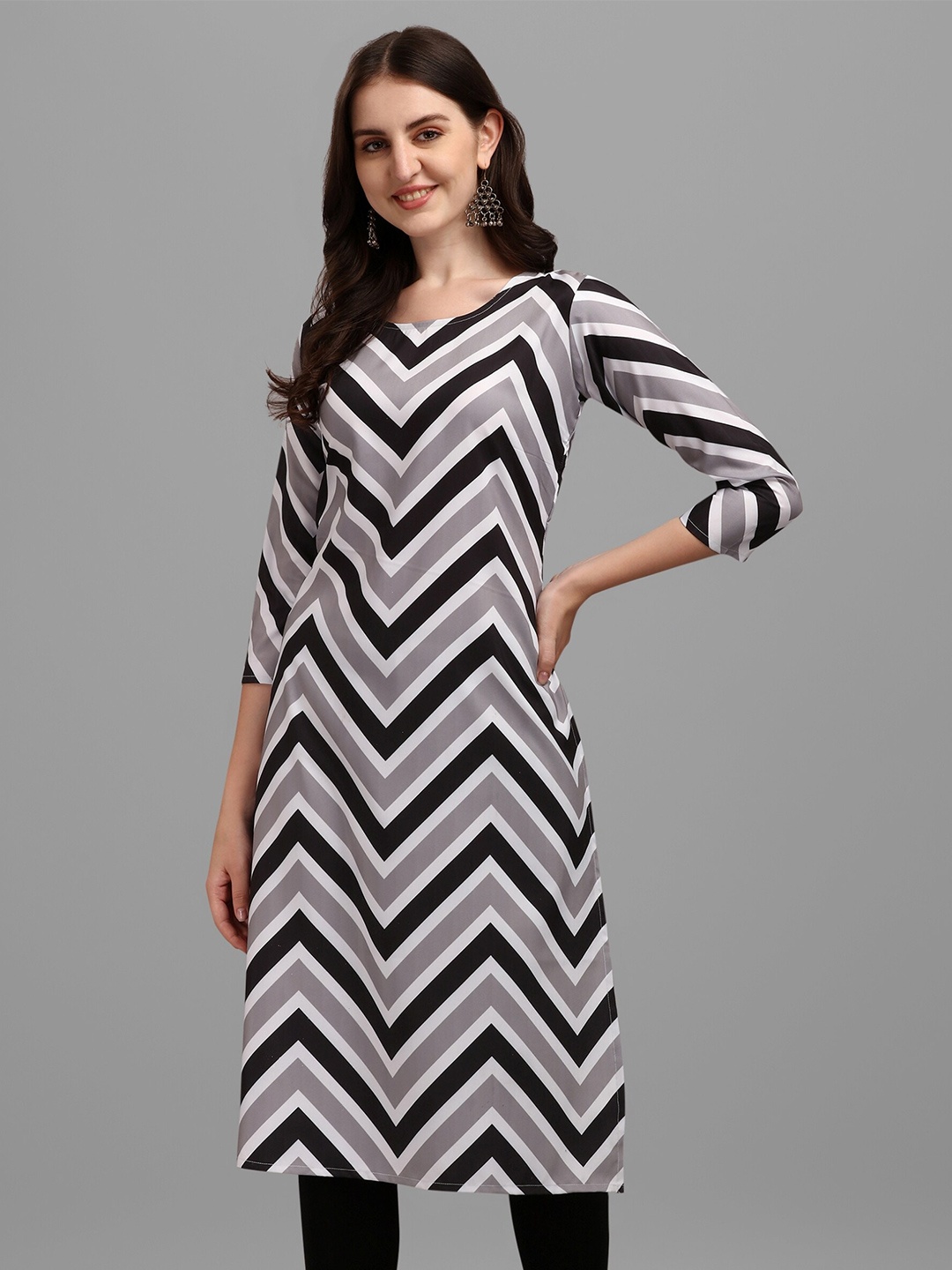 

Vaidehi Fashion Women Geometric Printed Straight Kurta, Black