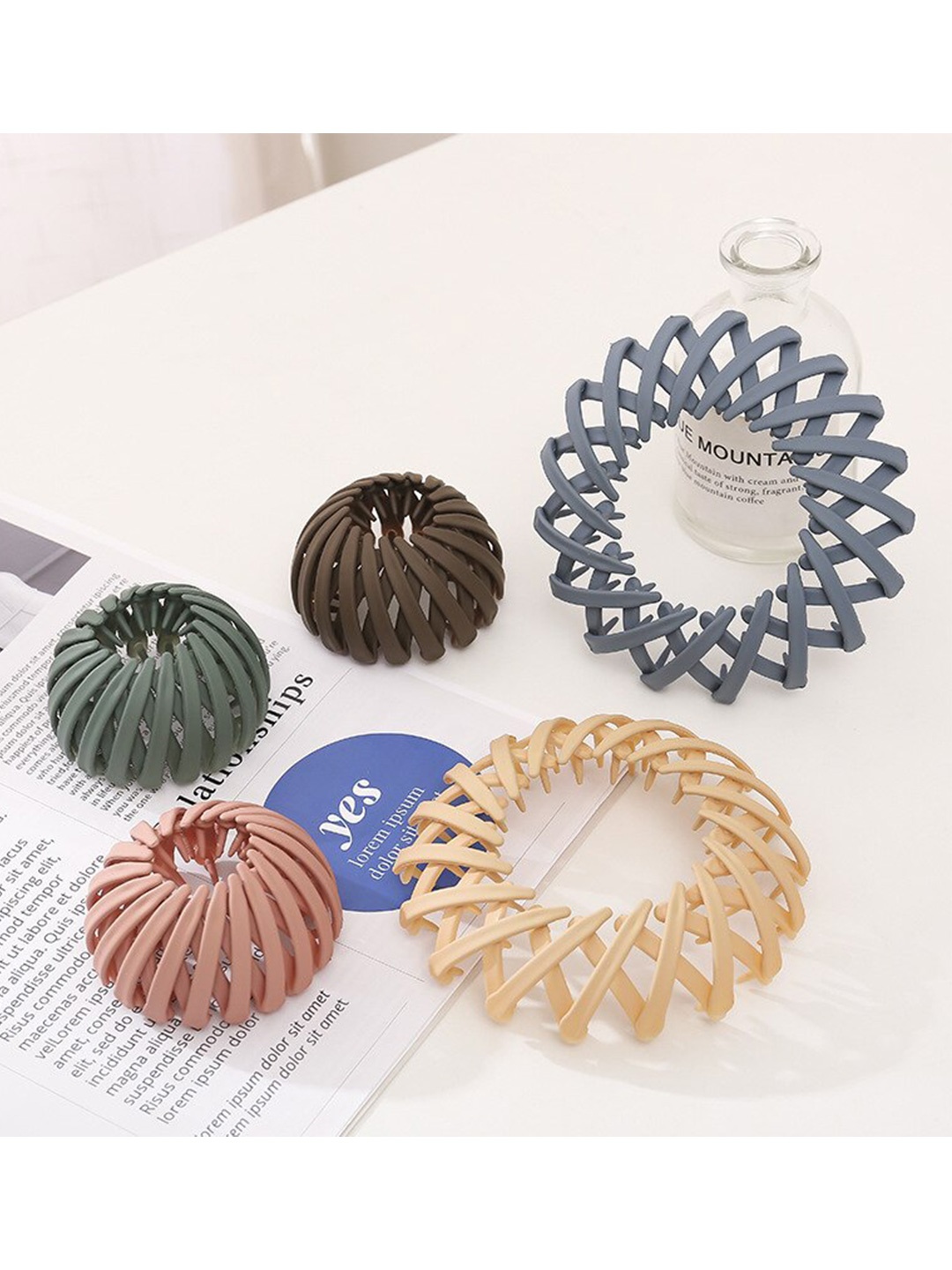 

VAGHBHATT Women Set of 3 Ponytail Holders, Grey