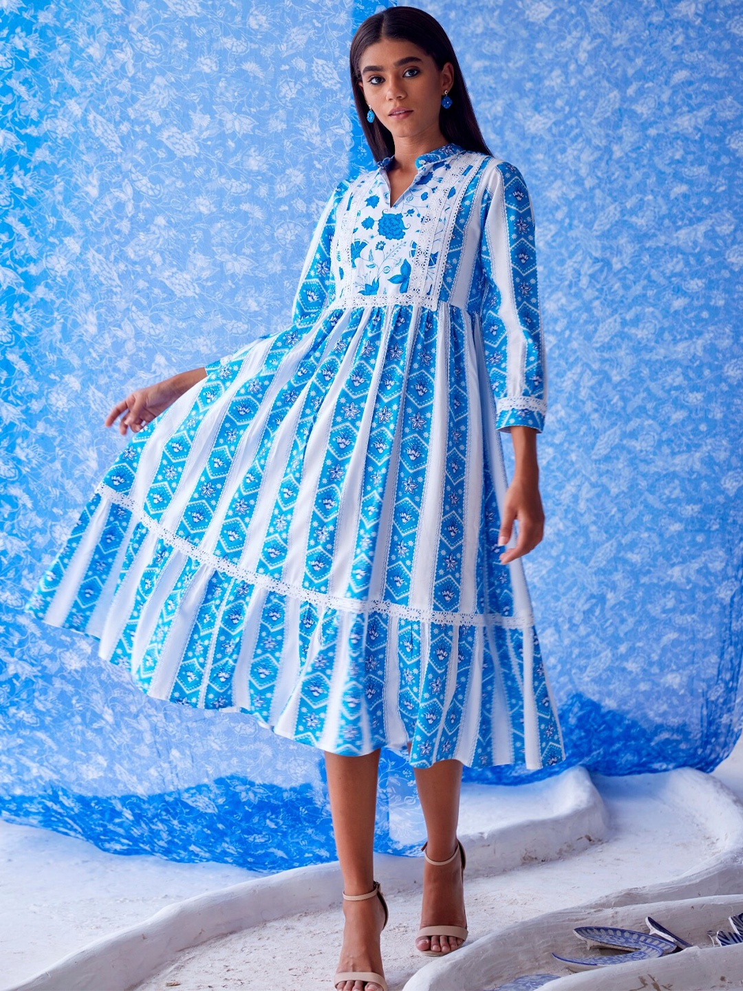 

Baise Gaba Mandarin Collar Floral Cotton Dress, White