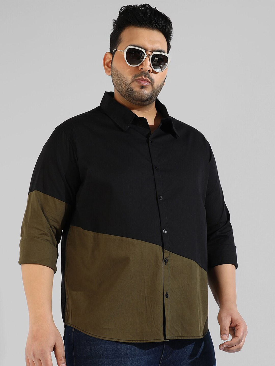 

Instafab Plus Men Colourblocked Casual Shirt, Black