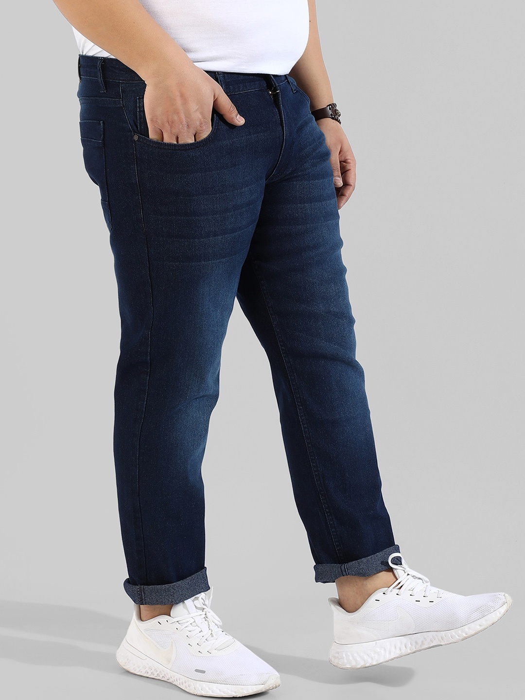 

Instafab Plus Men Plus Size Mid-Rise Washed Light Fade Stretchable Jeans, Blue