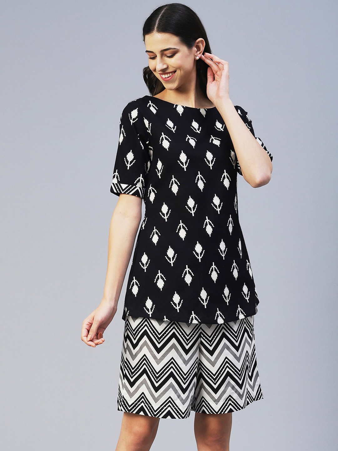 

FASHOR Women 2 Pieces Printed Night suit, Black