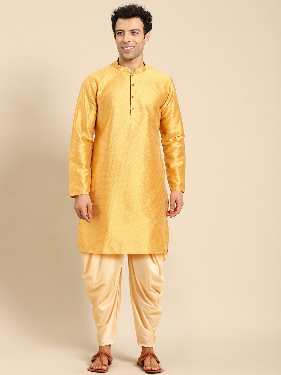 

Amodh by Kisah Mandarin Collar Thread Work Jacquard Cotton Straight Kurta, Mustard