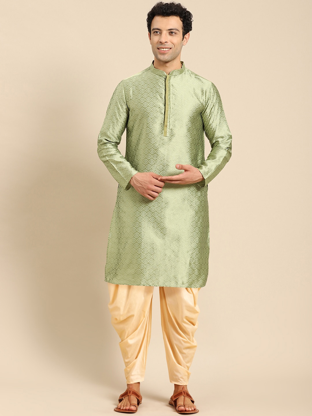 

Amodh by Kisah Men Mandarin Collar Thread Work Cotton Stright Kurta, Olive