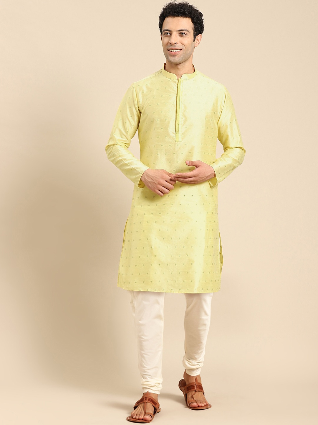 

Amodh by Kisah Men Mandarin Collar Thread Work Kurta, Yellow