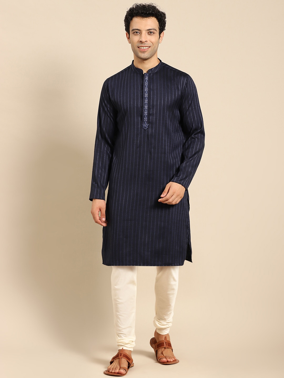 

Amodh by Kisah Men Striped Cotton Kurta, Navy blue