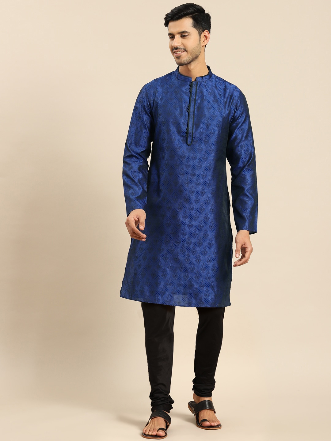 

Amodh by Kisah Men Ethnic Motifs Thread Work Jacquard Cotton Kurta, Navy blue