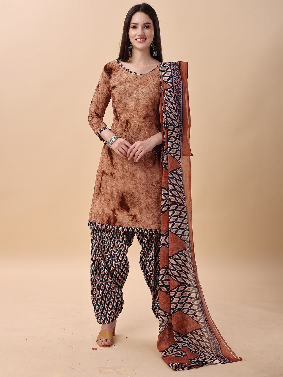 

Rajnandini Abstract Printed Pure Cotton Unstitched Dress Material, Brown