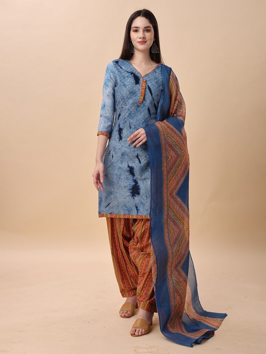 

Rajnandini Abstract Printed Pure Cotton Unstitched Dress Material, Blue