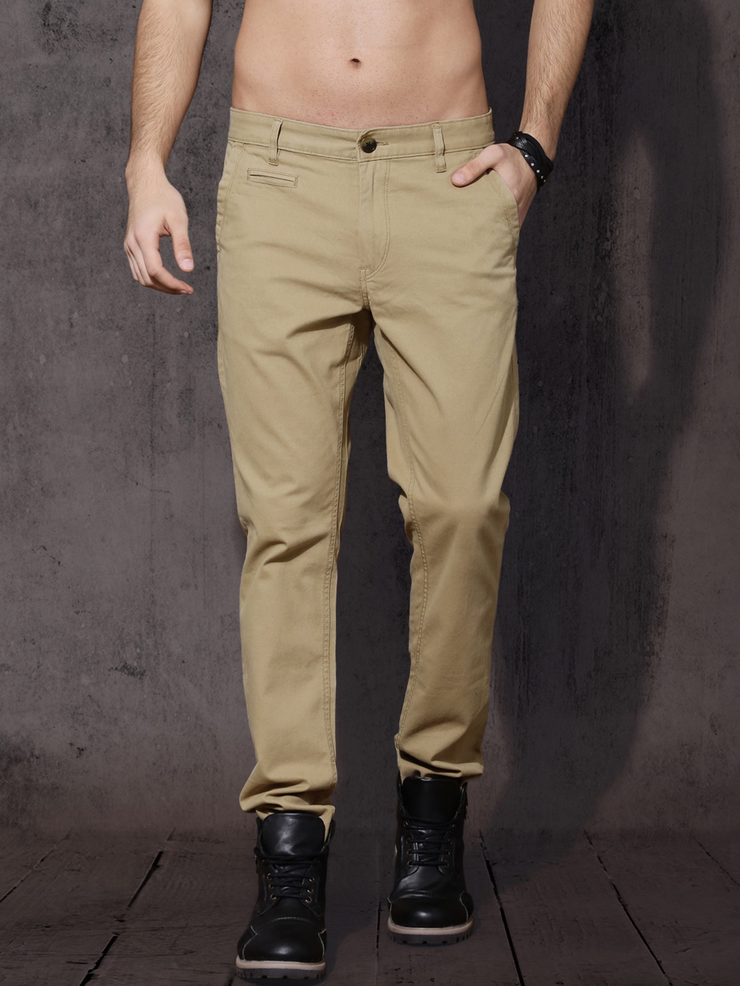 

Roadster Men Beige Regular Fit Solid Chinos