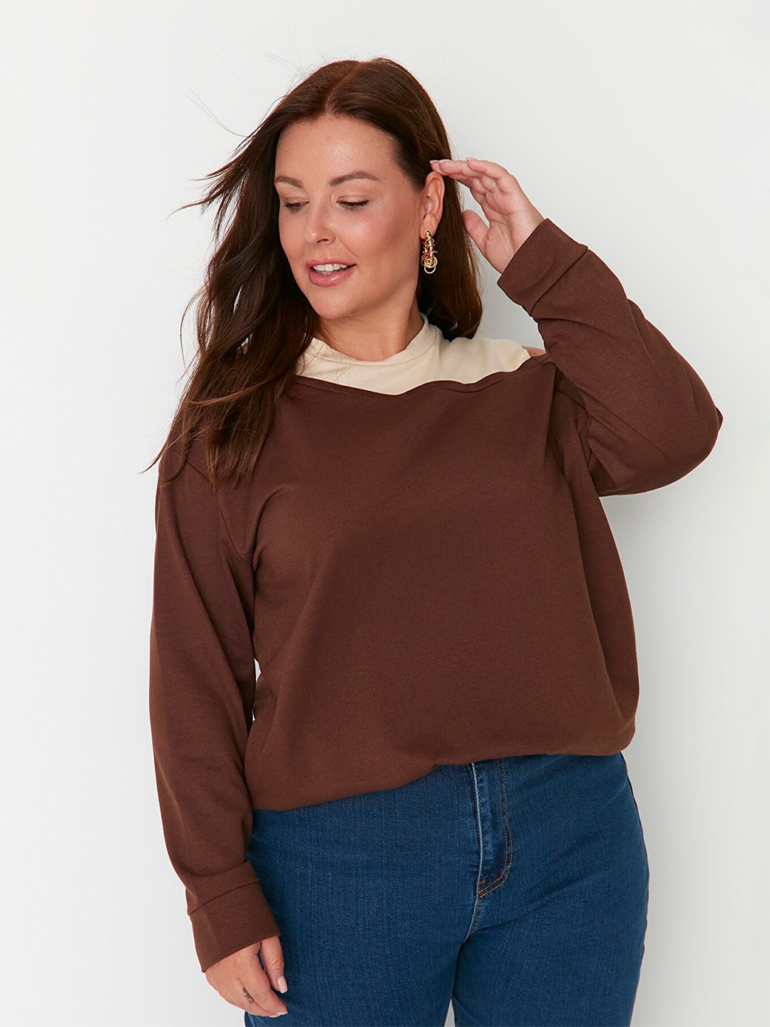 

Trendyol Women Colourblocked Sweatshirt, Brown