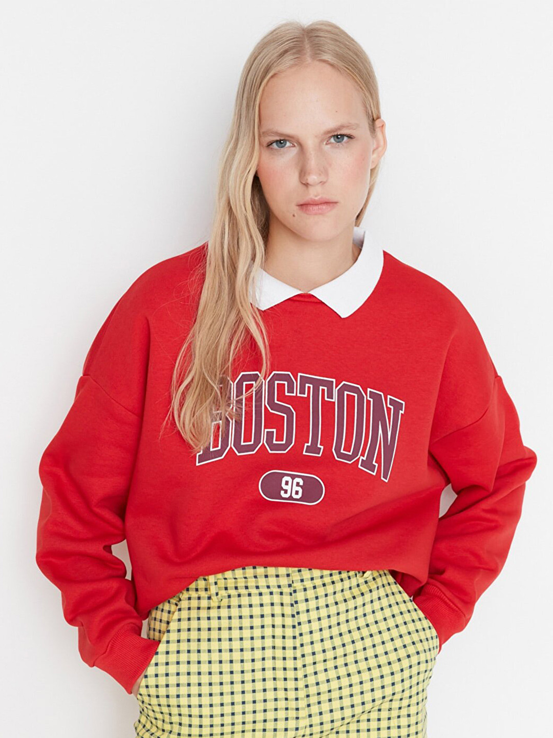 

Trendyol Women Typography Printed Sweatshirt, Red